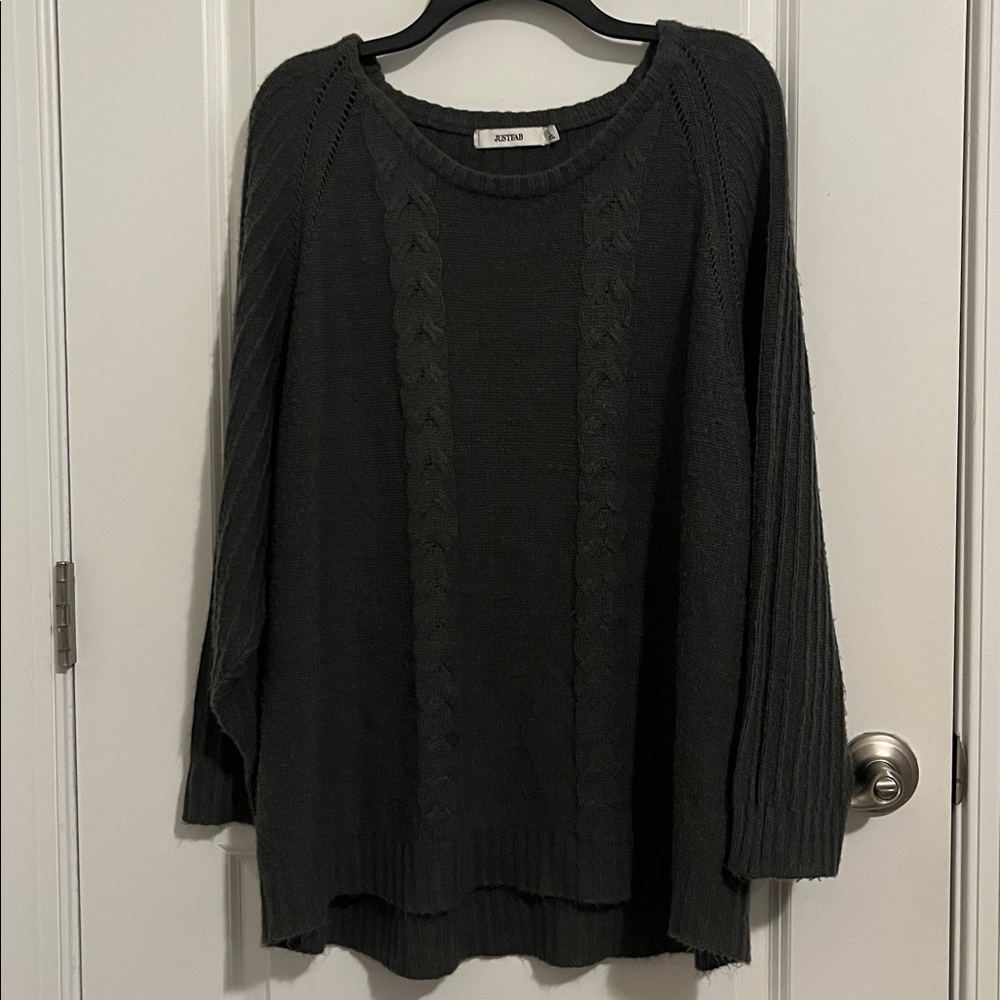 JustFab Gray Loose Fit Knit Sweater 🌟